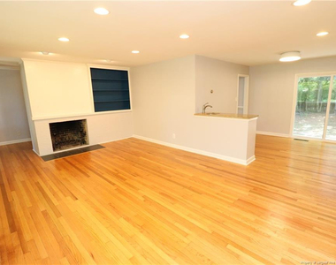 1009 Dogwood Lane - Photo Thumbnail 5
