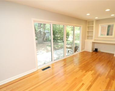 1009 Dogwood Lane - Photo Thumbnail 9