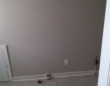 1009 Cherry Street - Photo Thumbnail 5