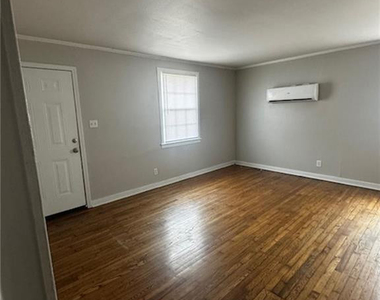 1009 Cherry Street - Photo Thumbnail 1