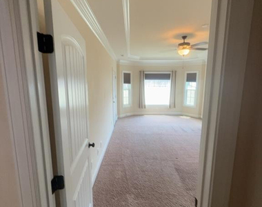 3909 Doonvalley Drive - Photo Thumbnail 8