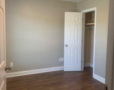 670 Amberdale West Circle - Photo Thumbnail 11