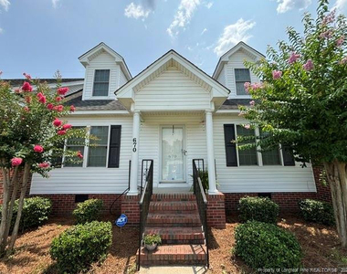 670 Amberdale West Circle - Photo Thumbnail 1