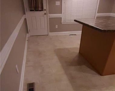670 Amberdale West Circle - Photo Thumbnail 8
