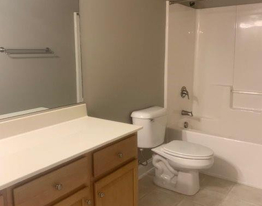 670 Amberdale West Circle - Photo Thumbnail 26