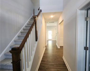 1808 Stackhouse Drive - Photo Thumbnail 2