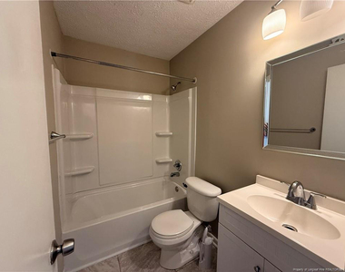 4805 Fellows Court - Photo Thumbnail 10