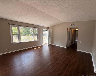 4805 Fellows Court - Photo Thumbnail 2