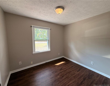 4805 Fellows Court - Photo Thumbnail 8