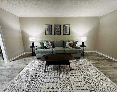 2914 Player Avenue - Photo Thumbnail 9