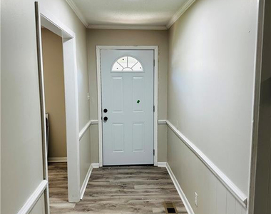 2914 Player Avenue - Photo Thumbnail 2
