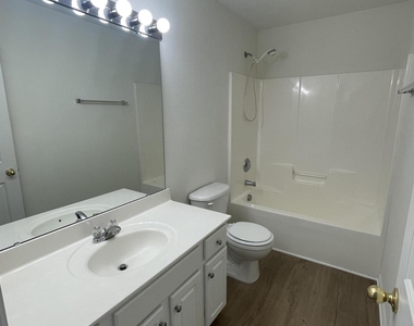 4905 Wyatt Brook Way - Photo Thumbnail 13
