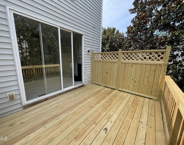 4905 Wyatt Brook Way - Photo Thumbnail 17