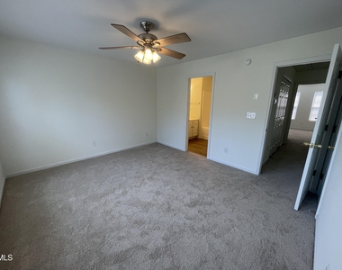 4905 Wyatt Brook Way - Photo Thumbnail 8