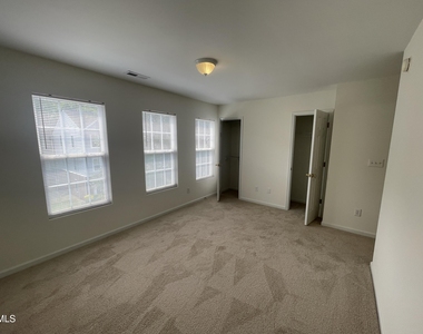 4905 Wyatt Brook Way - Photo Thumbnail 11