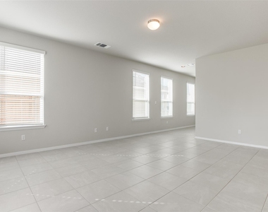 140 Living Reef Dr - Photo Thumbnail 4