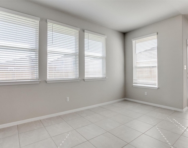 140 Living Reef Dr - Photo Thumbnail 5