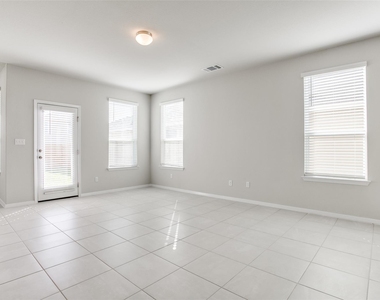 140 Living Reef Dr - Photo Thumbnail 3