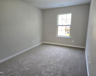 72 E Grove Point Drive - Photo Thumbnail 10