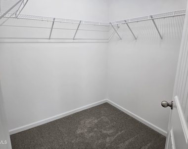72 E Grove Point Drive - Photo Thumbnail 7