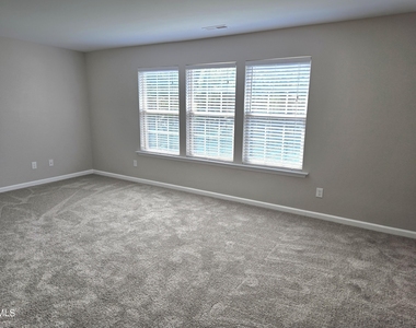 72 E Grove Point Drive - Photo Thumbnail 6