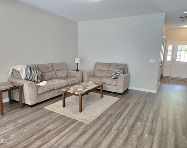 72 E Grove Point Drive - Photo Thumbnail 1