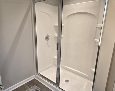 72 E Grove Point Drive - Photo Thumbnail 9