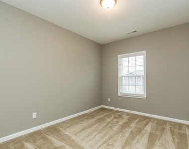 4072 Reunion Creek Parkway - Photo Thumbnail 16