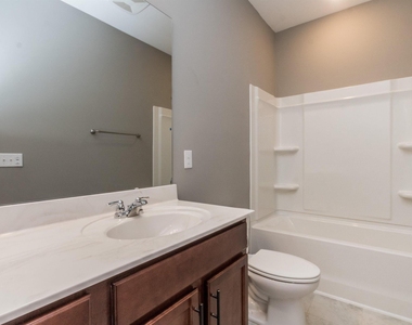 4072 Reunion Creek Parkway - Photo Thumbnail 18