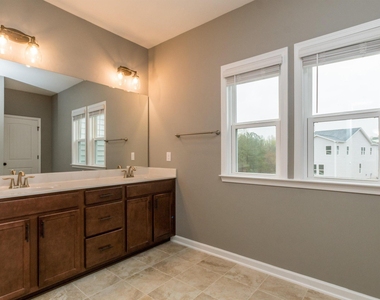 4072 Reunion Creek Parkway - Photo Thumbnail 14