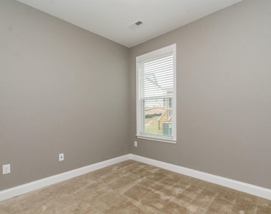 4072 Reunion Creek Parkway - Photo Thumbnail 9