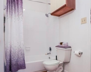912 W 22nd St - Photo Thumbnail 12