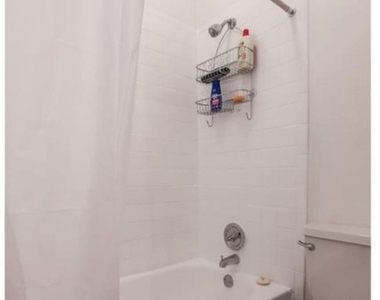 912 W 22nd St - Photo Thumbnail 14