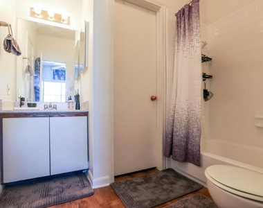 912 W 22nd St - Photo Thumbnail 11