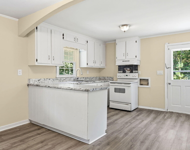 608 N 16th Street - Photo Thumbnail 8