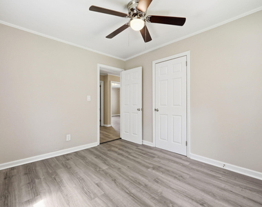 608 N 16th Street - Photo Thumbnail 13