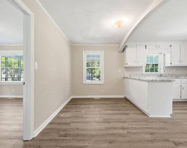 608 N 16th Street - Photo Thumbnail 9