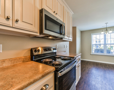 304 Whitehall Court - Photo Thumbnail 5