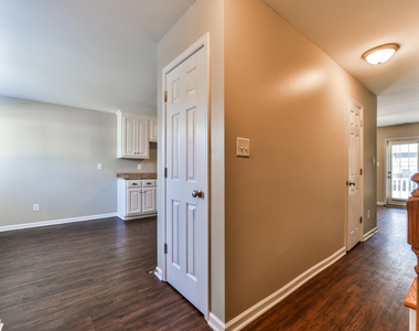 304 Whitehall Court - Photo Thumbnail 3