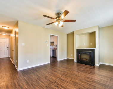 304 Whitehall Court - Photo Thumbnail 13