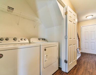 304 Whitehall Court - Photo Thumbnail 18
