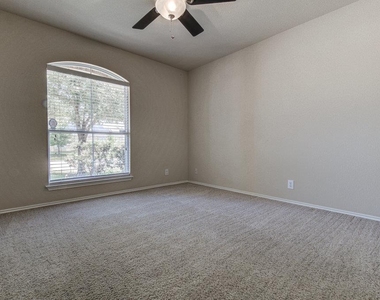 307 Riverine Way - Photo Thumbnail 18