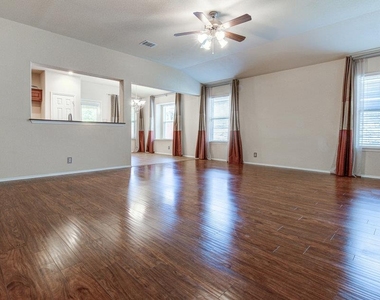 307 Riverine Way - Photo Thumbnail 3