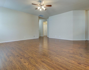 307 Riverine Way - Photo Thumbnail 6