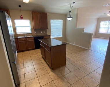 2307 Paradise Ridge Dr - Photo Thumbnail 4