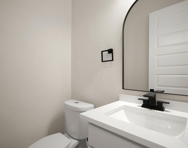 2401 Thurber Ln - Photo Thumbnail 10