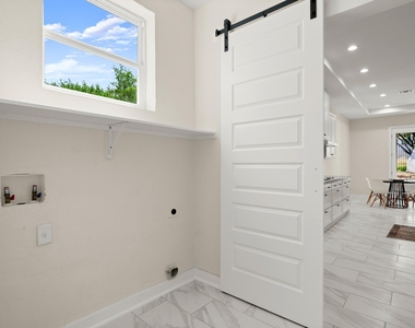 2401 Thurber Ln - Photo Thumbnail 20