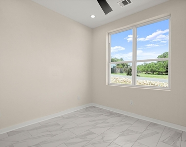 2401 Thurber Ln - Photo Thumbnail 16