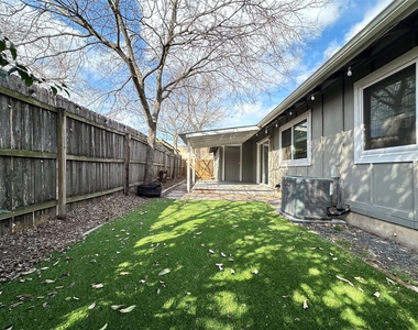 6713 West Gate Blvd - Photo Thumbnail 4