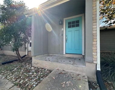 6713 West Gate Blvd - Photo Thumbnail 3
